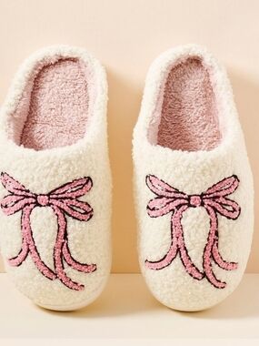 Cozy Cream Sherpa Slippers with Pink Bow Accent